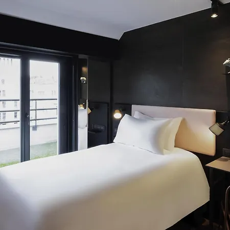 Hotel Tribe Batignolles 4*