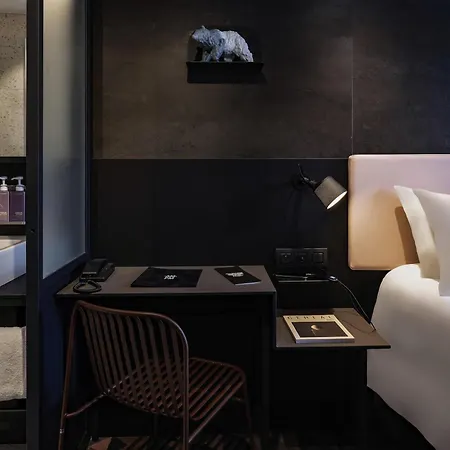 Hotel Tribe Batignolles Parigi