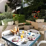 Hotel Tribe Batignolles
