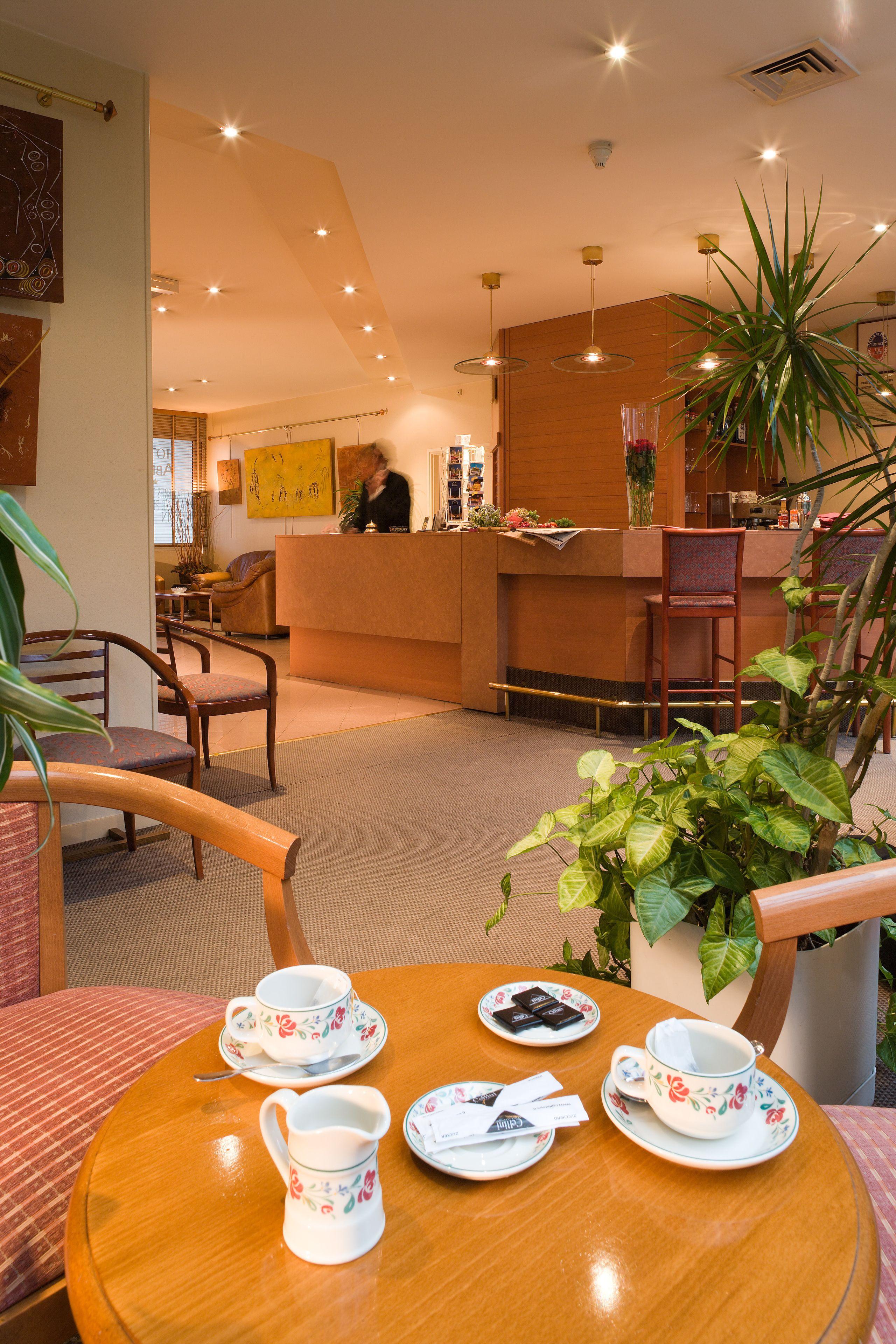 Tribe Batignolles 4*